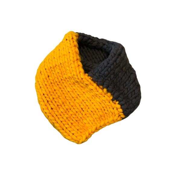 Handmade Knit Neck Scarf - Picture 1 of 3
